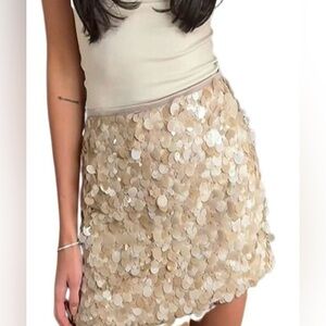 NWT Sequin embellished skirt. Waist 15 (30 inches) length 14 inches. 🤍🤍